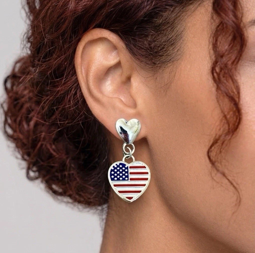 New Heart-Shaped American Flag Dangle Fashion Earrings for Women – US Seller