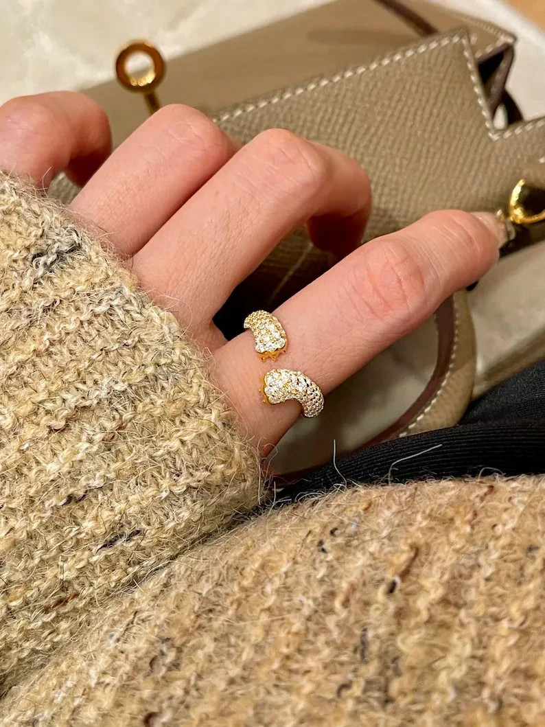 2 Ct Round Cut Simulated Diamond 14k Yellow Gold Plated Sparkle Animal Band Ring