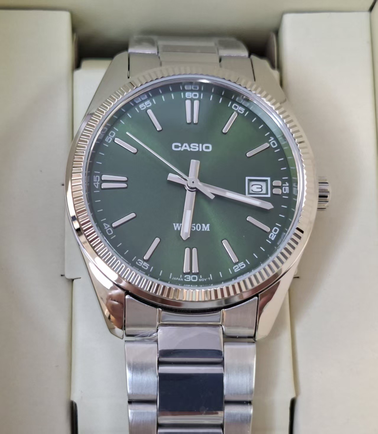Casio UTP-1302PD-3A1 Stainless Steel Band 35 mm Dail Green Unisex Adults Watch