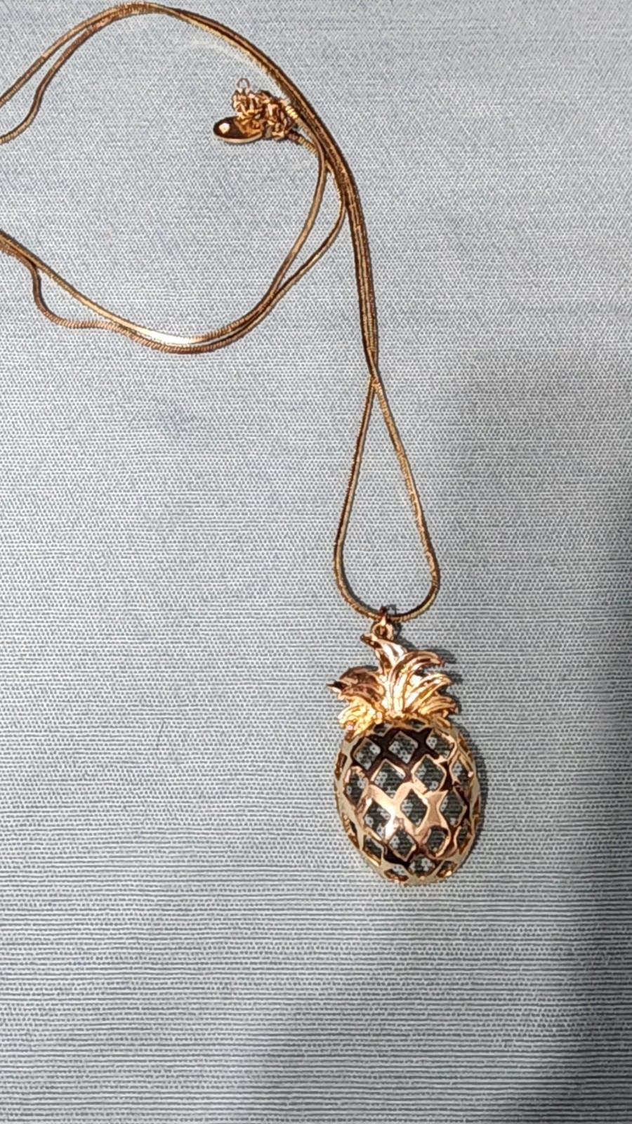 Vintage Gold Tone 3D Pineapple Pendant Necklace Boho Hawaiian Lattice Openwork