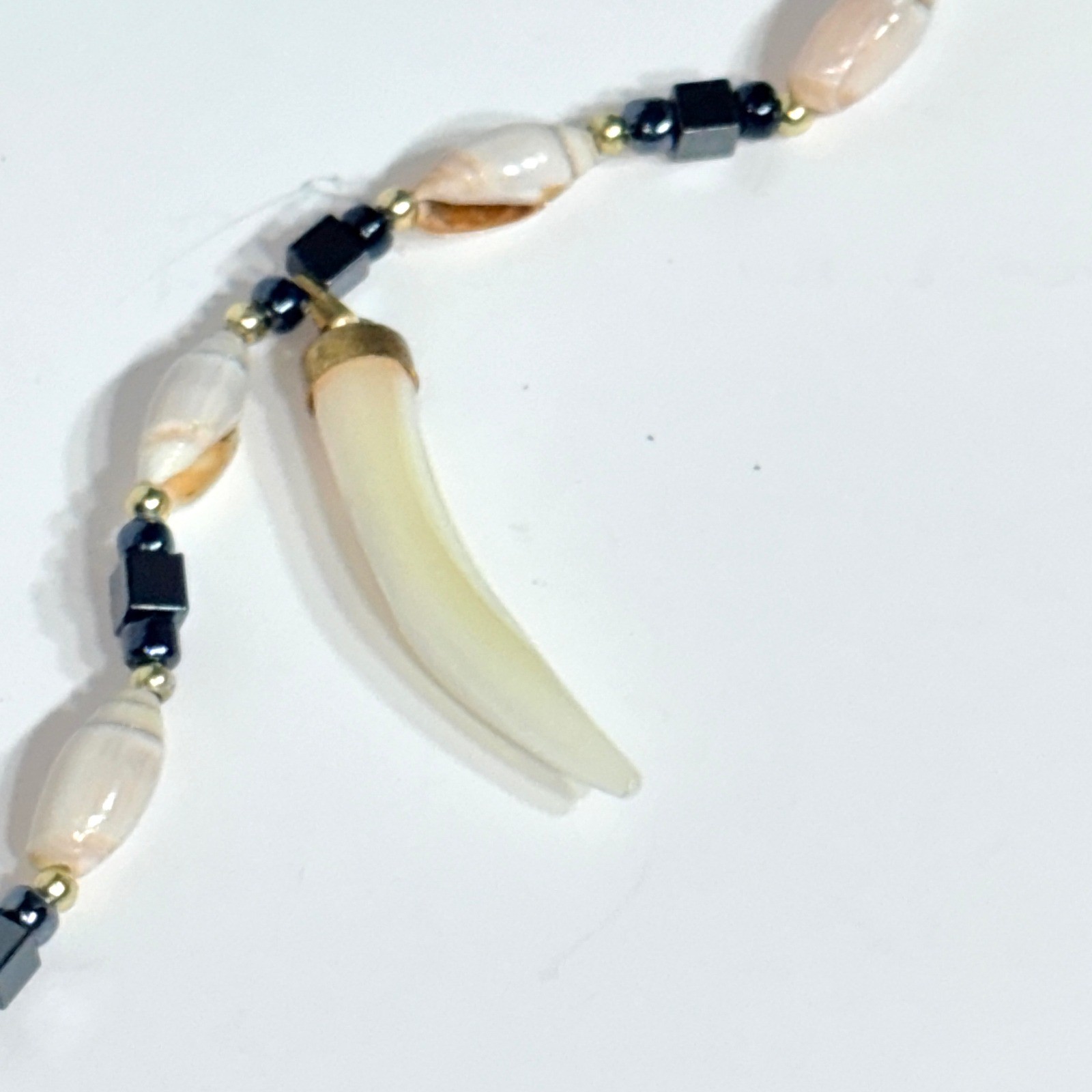 Vtg Shell & Hematite Beaded Necklace with Abalone Horn Pendant Barrel Clasp 18″