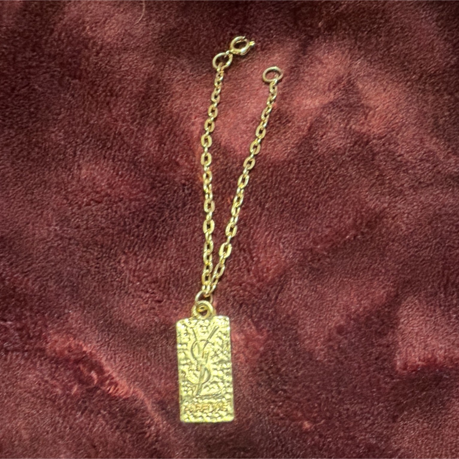 Gold Tone Rectangle Charm Pendant Necklace Cable Chain Spring Ring Closure