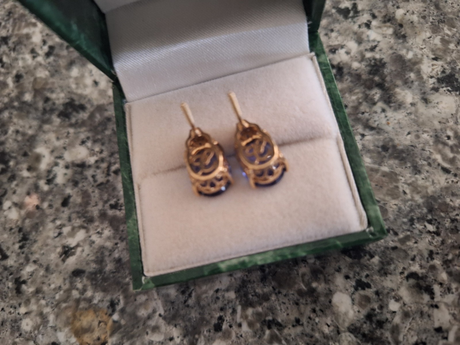 Tanzanite and diamond Stud Earrings 18kt yellow gold