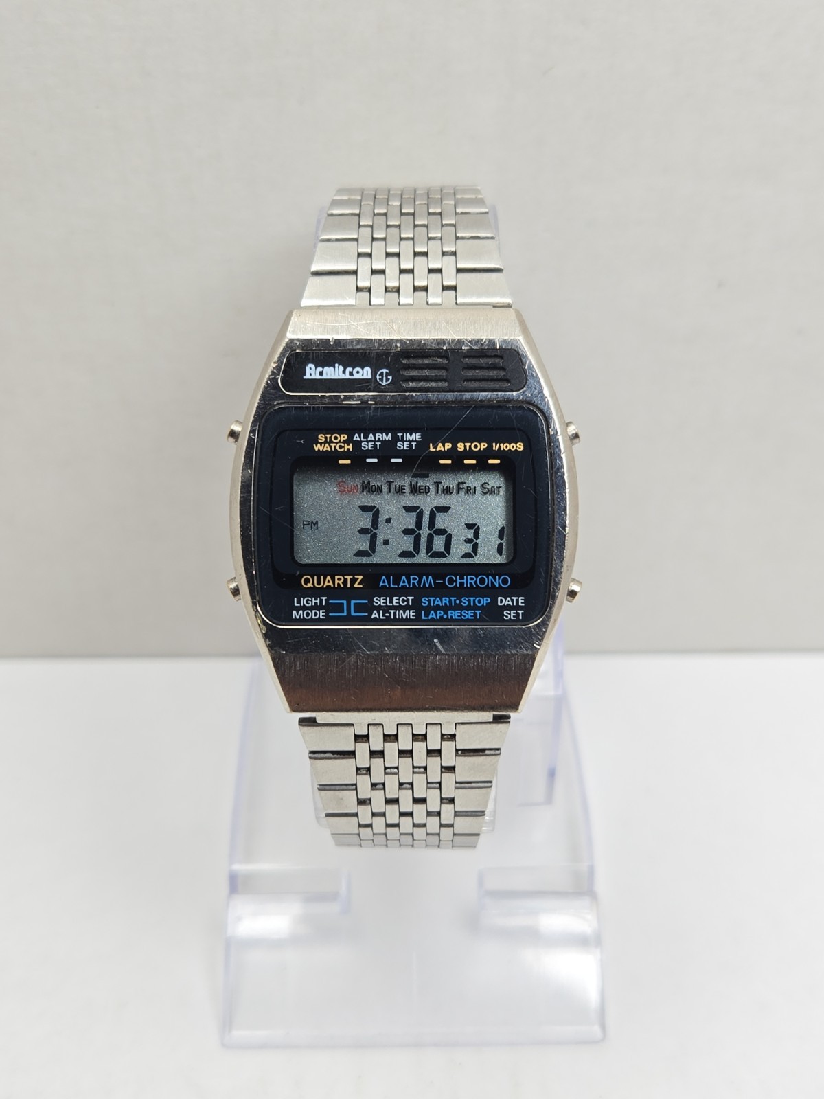 Vintage Armitron M199 40/6174-5 Alarm Chrono Digital LCD Mens Watch New Battery
