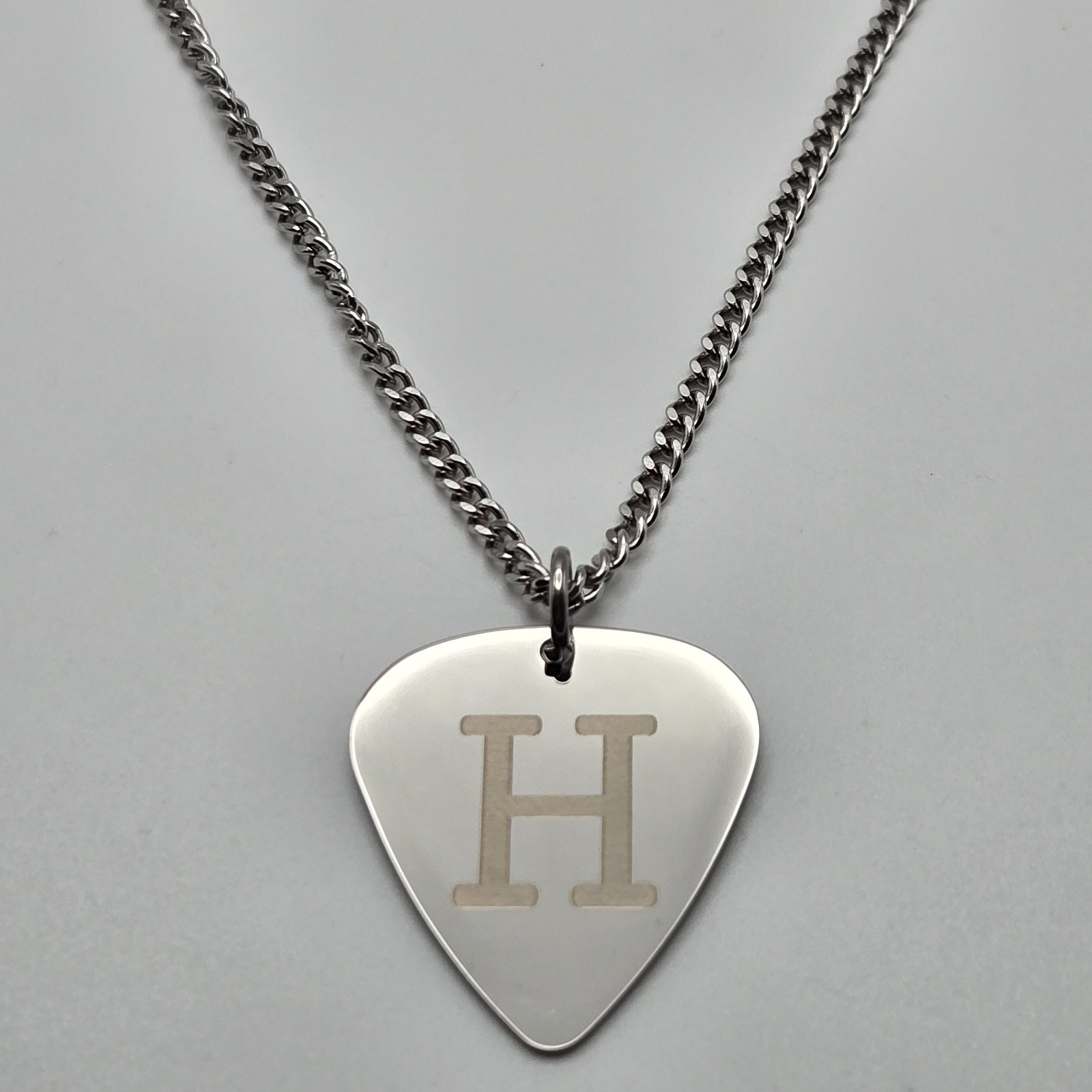 CUSTOM NAME GUITAR PICK CHARM 18″-24″ STAINLESS STEEL CURB CHAIN NECKLACE