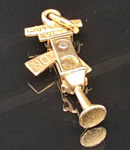 Vintage 14K Gold ~HOLLYWOOD VINE STOP GO YES NO TRAFFIC SIGNAL~ Pendant Charm
