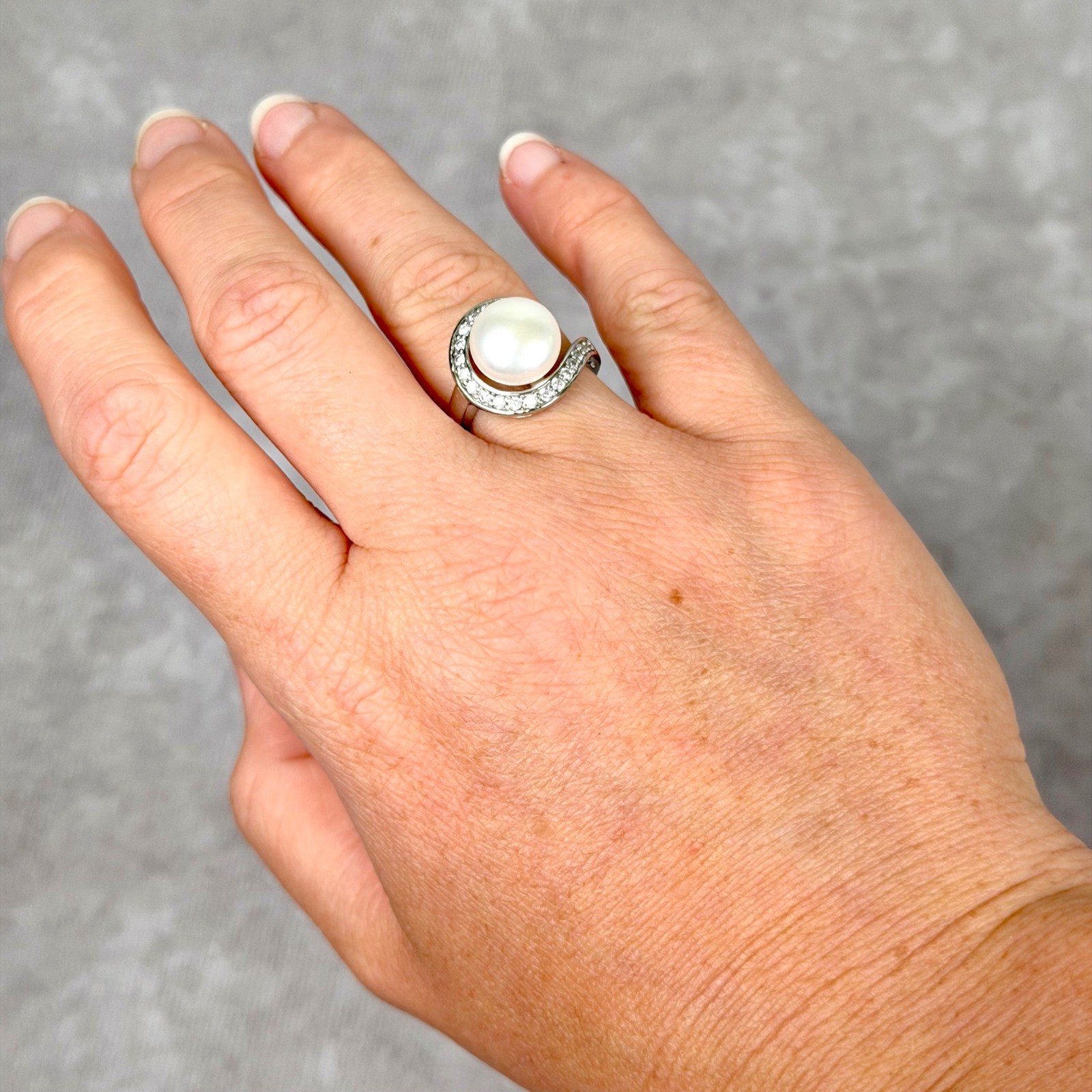 Sterling Silver White Pearl CZ Bypass Halo Cocktail Ring Fairycore Size 6.5