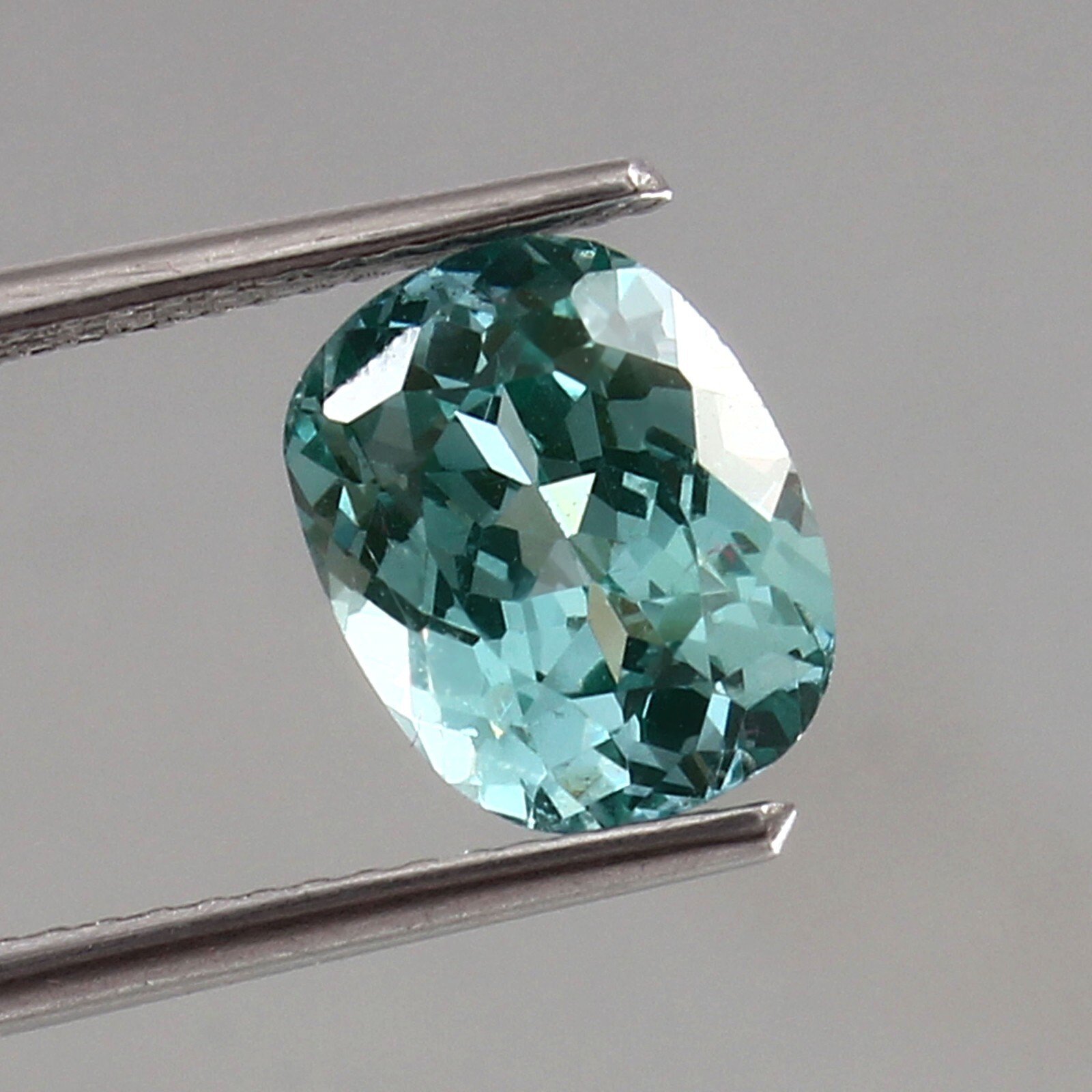 AAA Flawless Natural Ceylon Green Spinel Loose Cushion Gemstone Cut 2.40 CT
