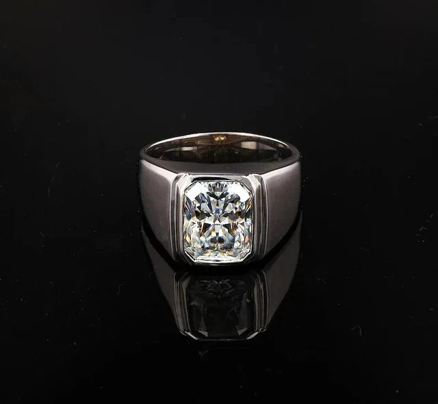 3.50 Ct VVS1 Radiant Cut Moissanite Men’s Ring 925 Sterling Silver 14K Vermeil