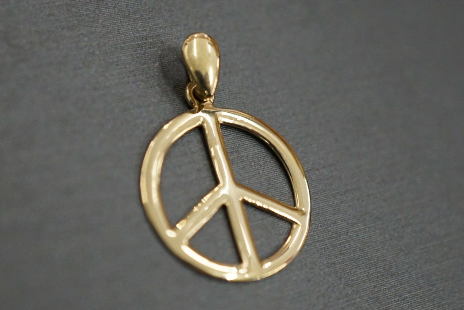14K Solid Yellow Gold Polished 0.75″ Small Peace Sign Charm Pendant.