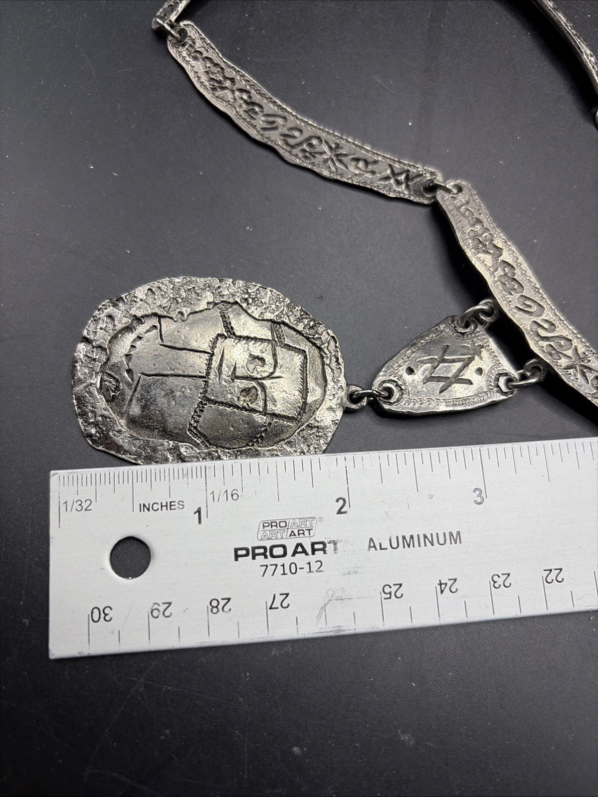 Artisan Silver Tone Pendant Sand Cast Carved Choker Necklace ~15”L Tribal Style