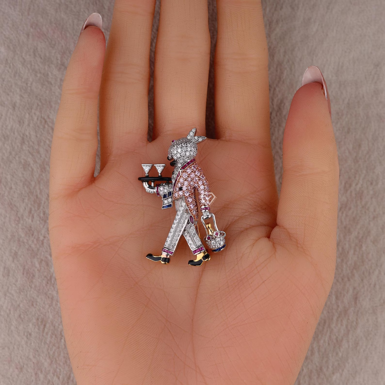 Rabbit Waiter Brooch Pin 2 Ct Round Cut Simulated Emerald 14k White Gold Plated
