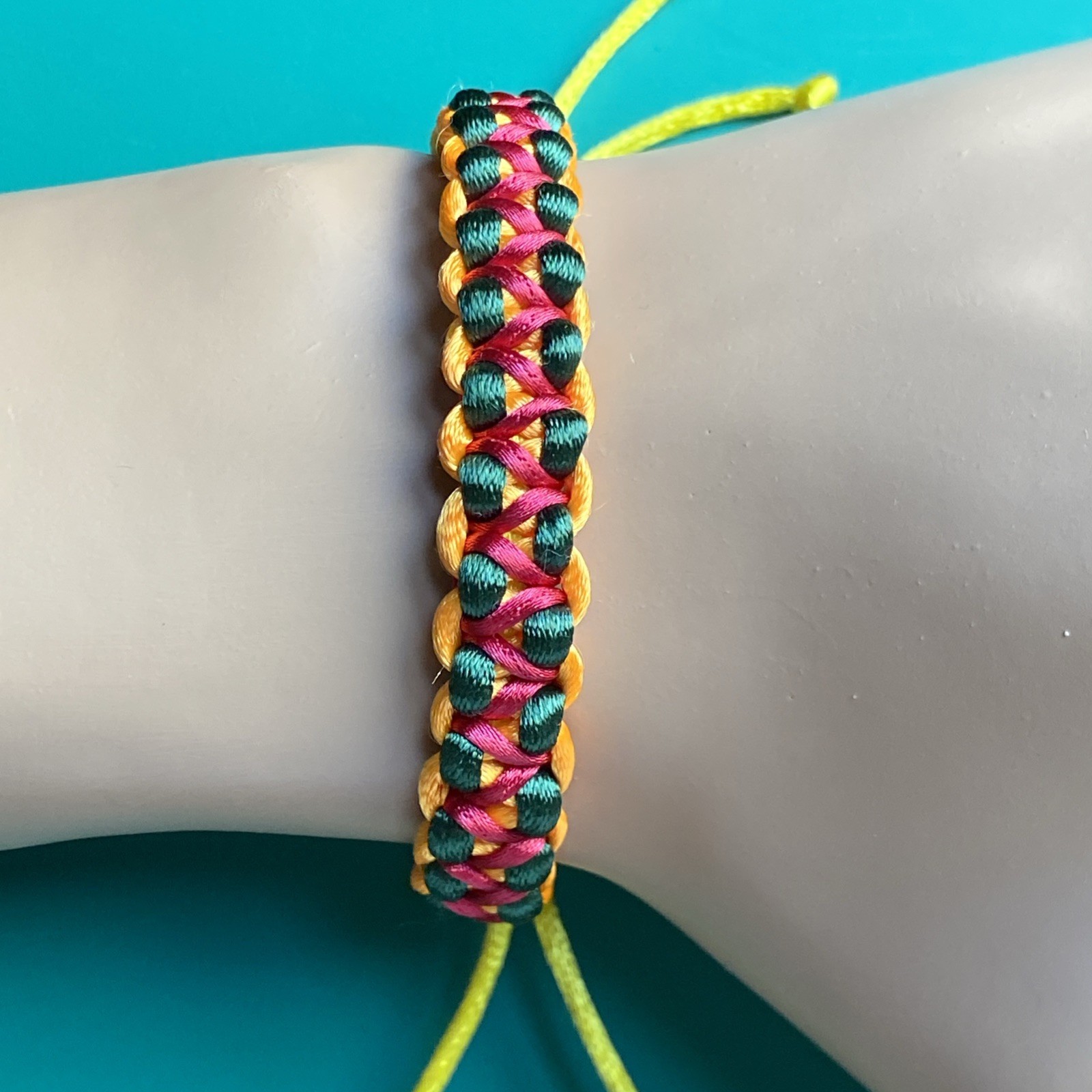 SRI LANKA Bracelet Handmade Of Satin Rattail Cord Shamballa Nylon