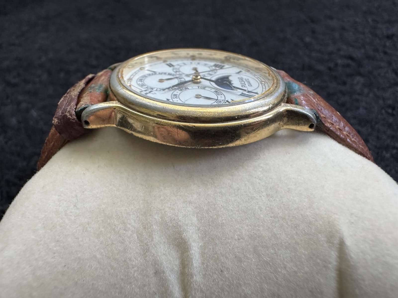 Vintage Pulsar Moon Phase Calendar Quartz Watch 34mm V33F-7020 New batt. Japan