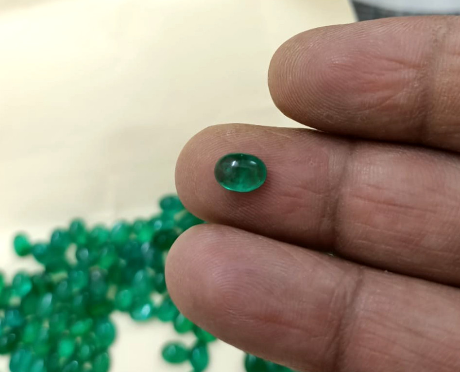 Natural Emerald Oval 3×5 mm Cabochon Loose Gemstone Polished for Ring Pendant