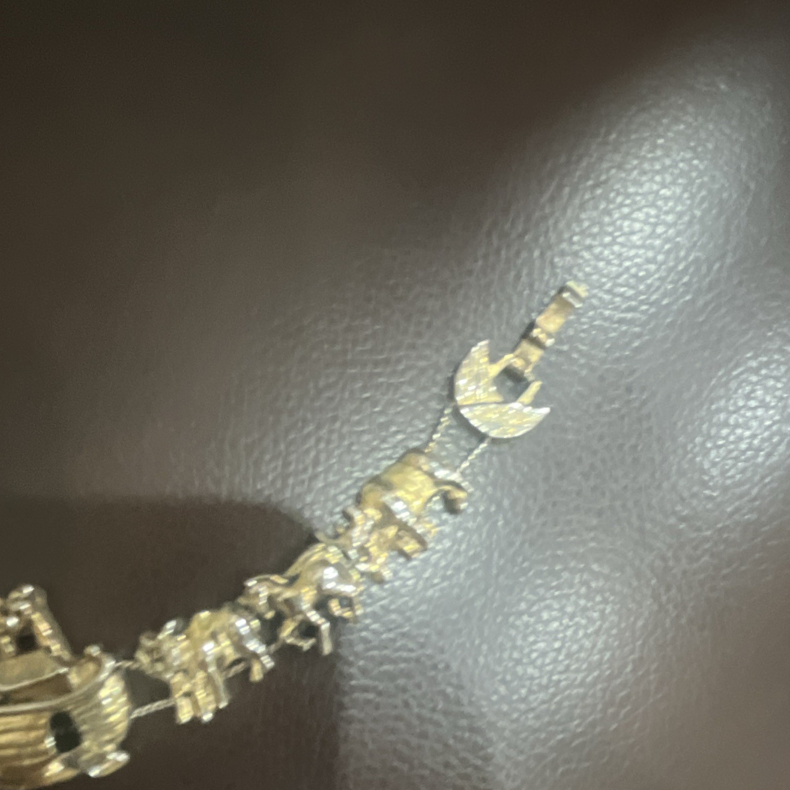 Vintage Yechang Gold Tone Noahs Ark Cable Chain Bracelet with Clasp
