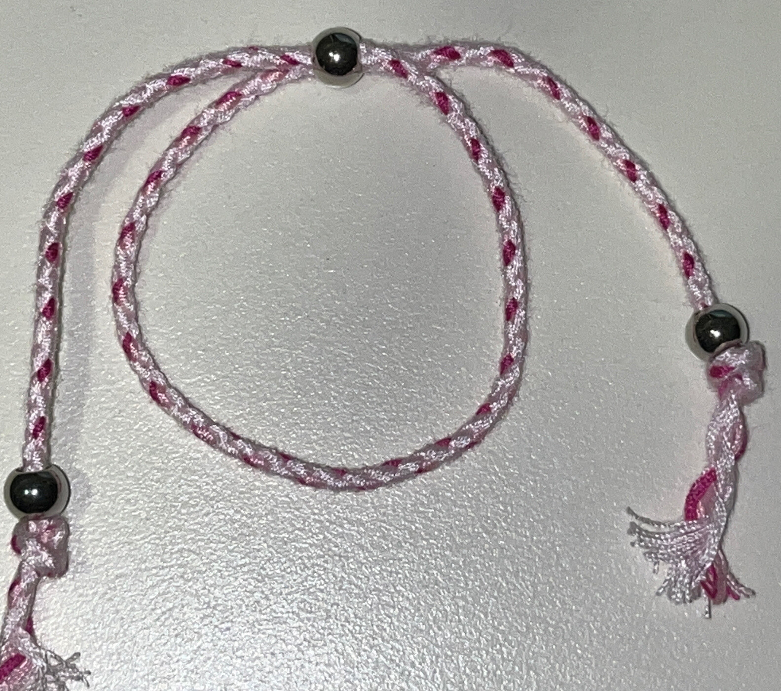 NEW BOHO BRAIDED THREAD FRIENDSHIP BRACELET ADJUSTABLE COLOR FUCHSIA WHITE PINK