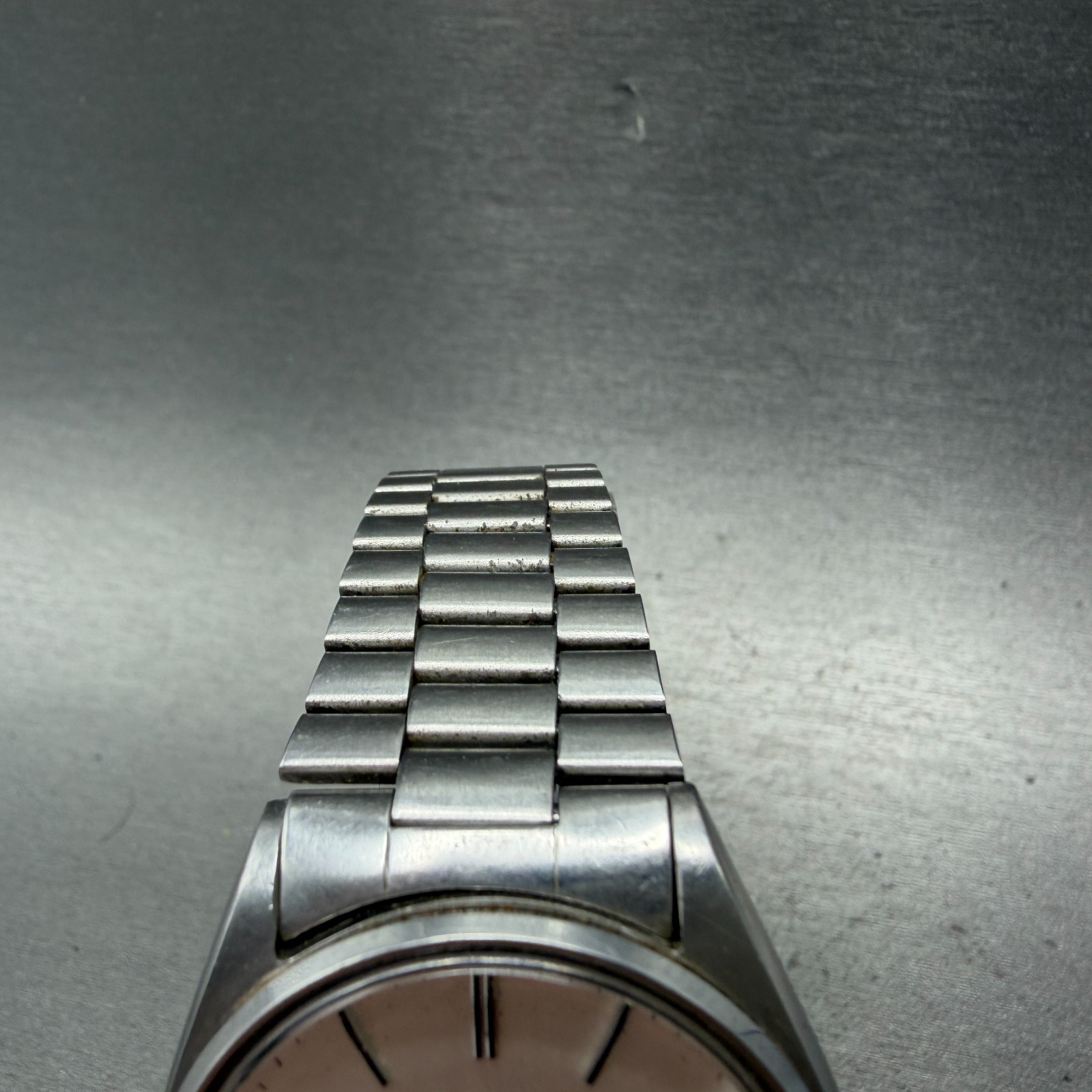 Seiko SQ Watch Men 35mm Silver Dial Silver Tone Daydate Round 8223-8010 New Batt