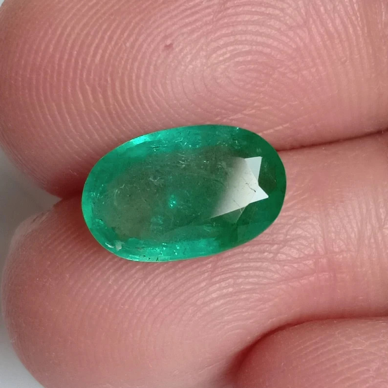 Certified 2.60Ct Medium Green Natural Emerald Oval Loose Gemstone May Birthstone