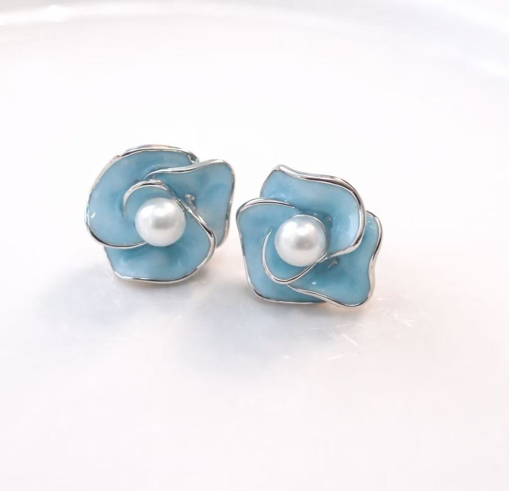 925 Sterling Silver Natural 6mm Pearl Flower Blue Enamel 16mm Stud Earrings
