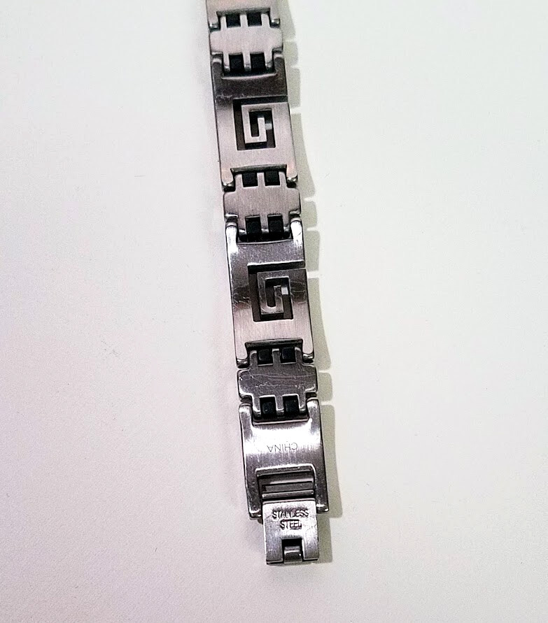 Chisel Stainless Steel Brushed and Black Rubber Inlay Greek Key 8.5″