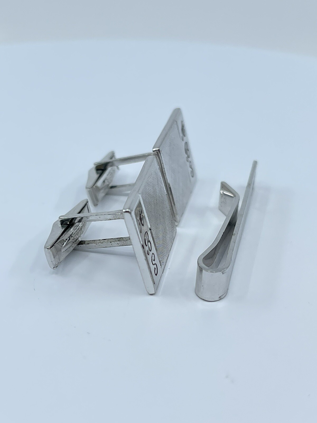 Arthur Anderson Monogram ABS cufflinks and tie clip set sterling 7/8″
