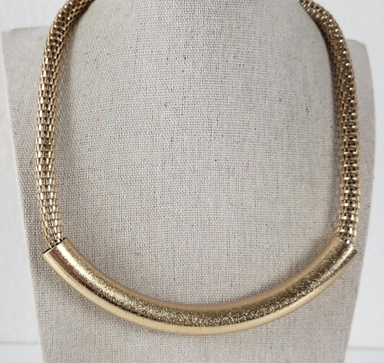 Gold-Tone Mesh Chain Sliding Tube Charm Necklace 21″ Lobster Clasp Modernist
