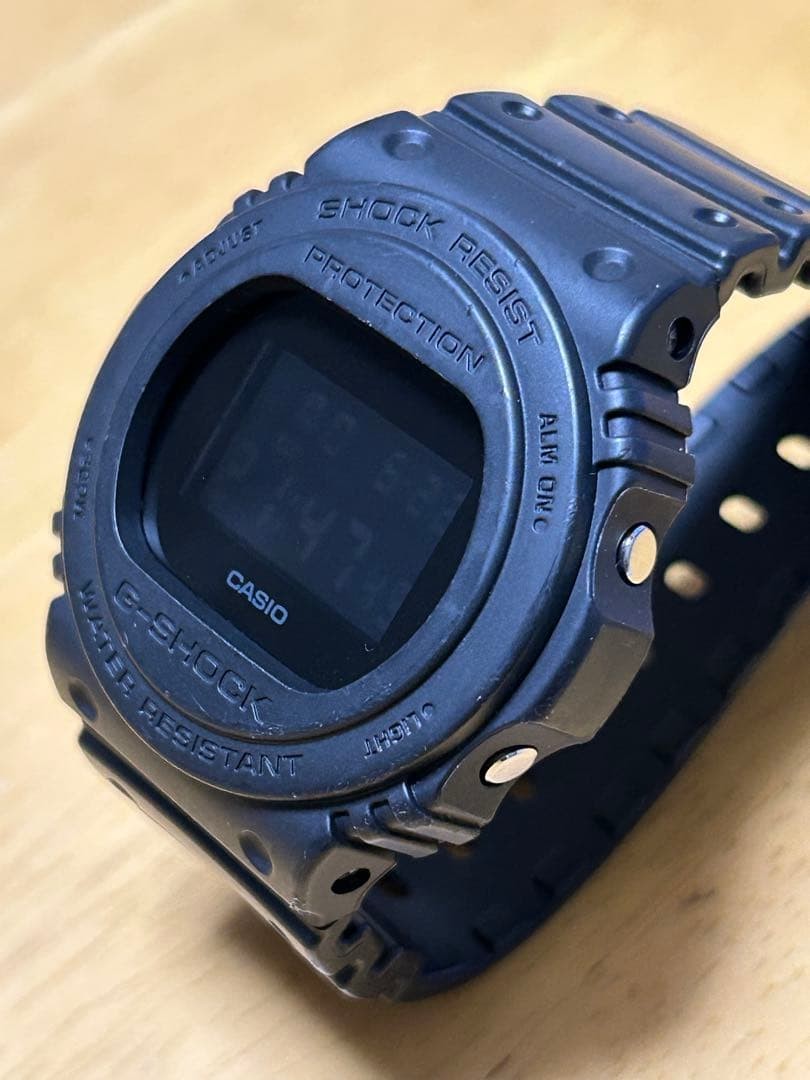 casio G-SHOCK G-Shock DW-5750E Inverted LCD Good operation