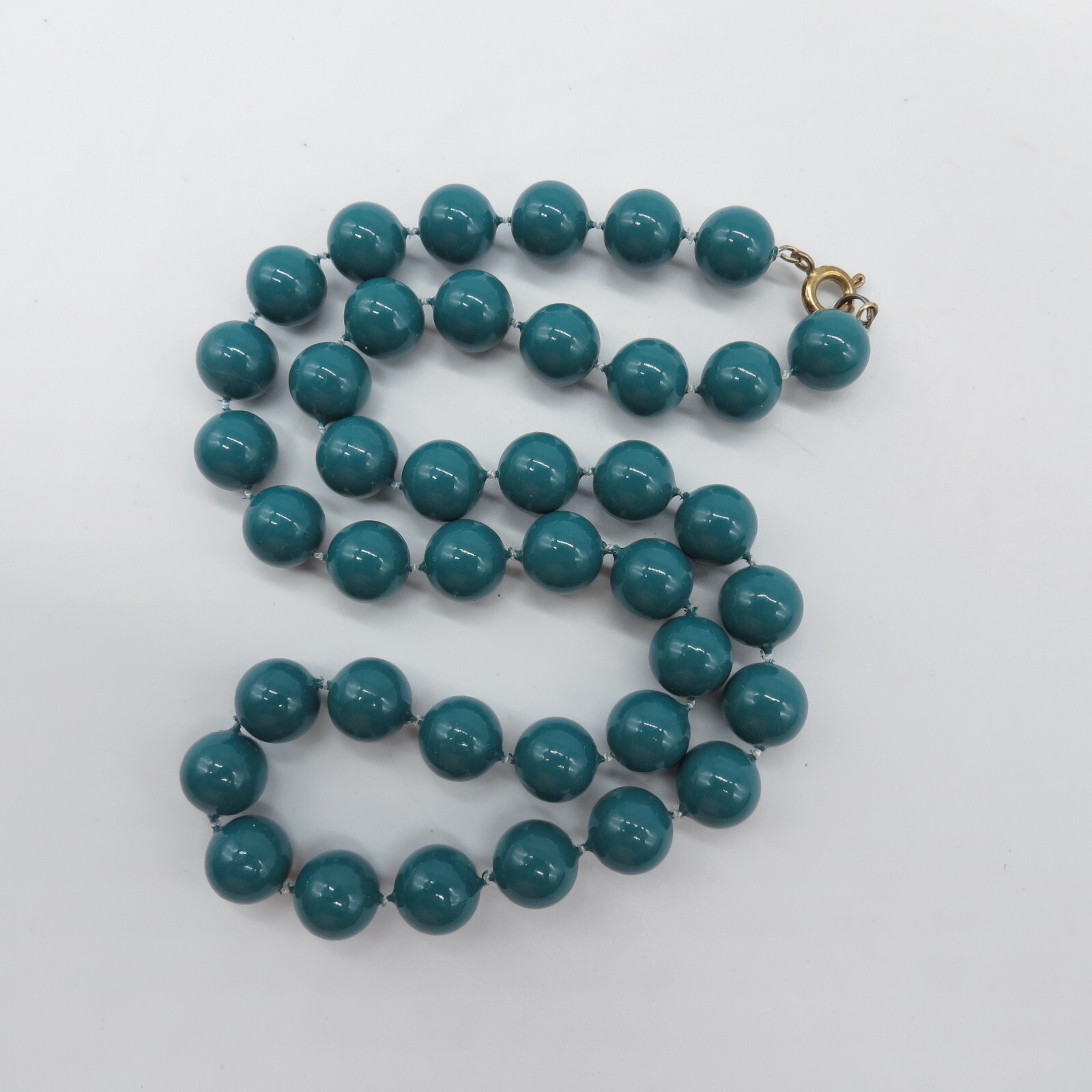 Lightweight Green Bead Necklace Boho Simple Everyday Wear 18″