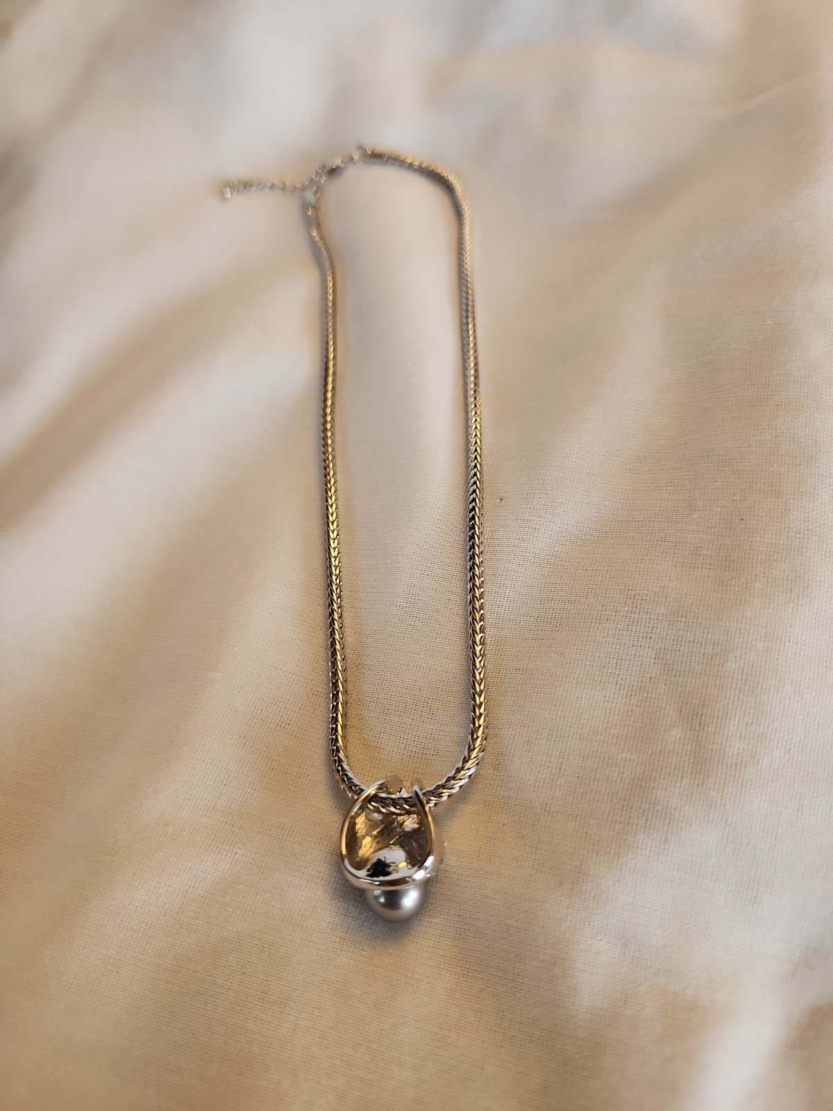 Silver Tone Necklace