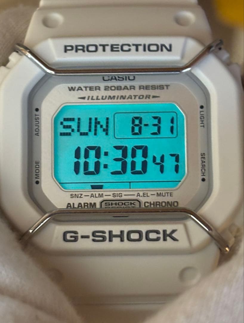 G-SHOCK/DW-5600/Speed/White/Vintage/Bezel Guard/White