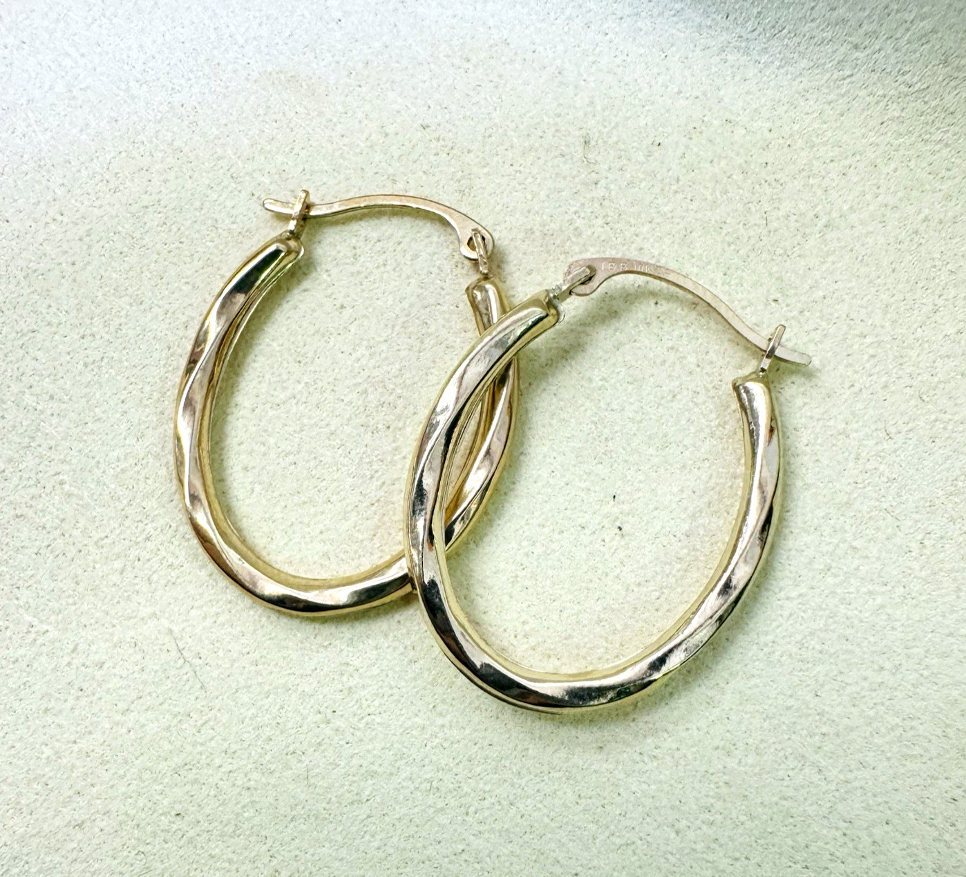 .90″ Twisted Oval Solid 10K Yellow Gold Hoop Earrings