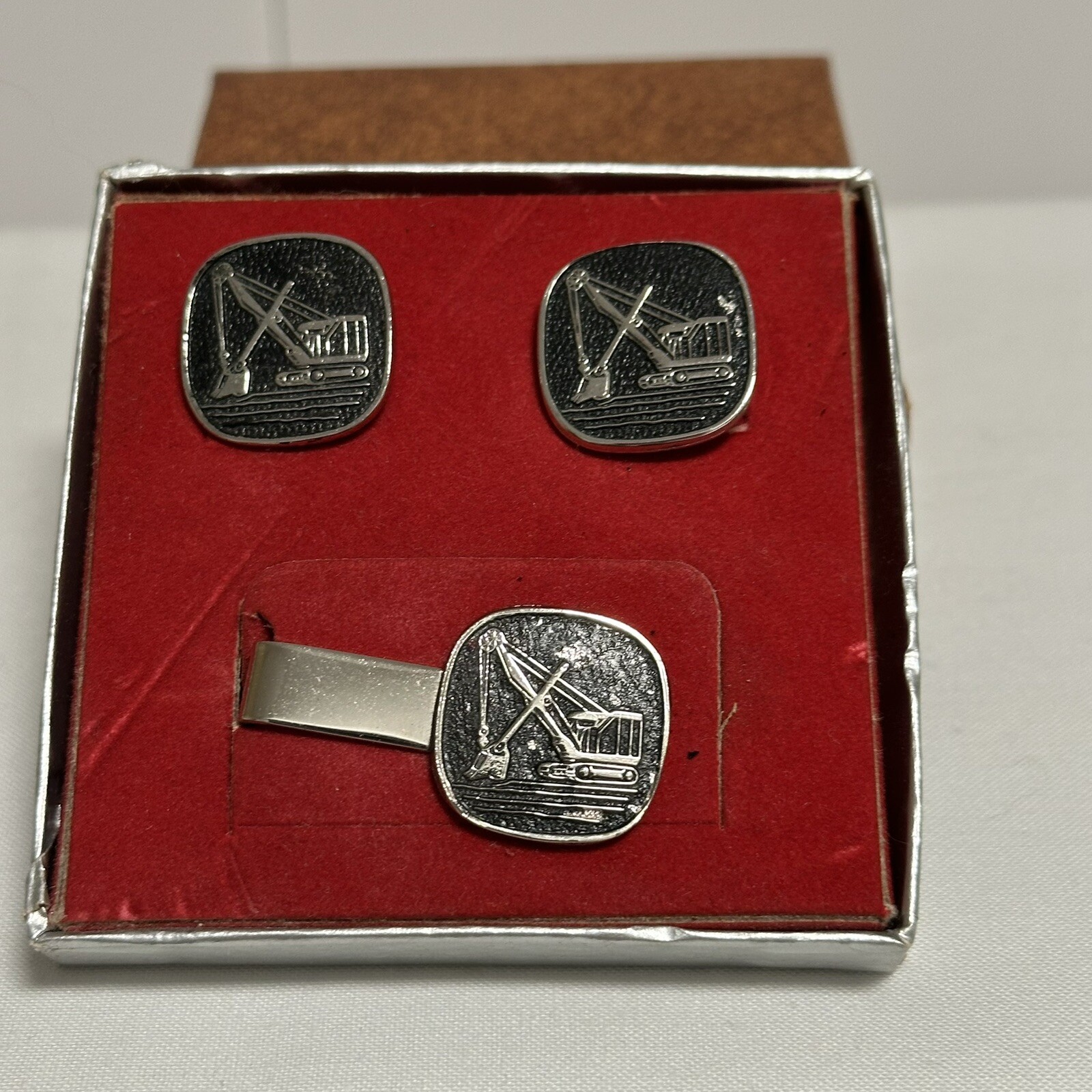 Vintage Cufflinks Tie Bar Set Silver Tone Steam Shovel Paper Box Leather Print