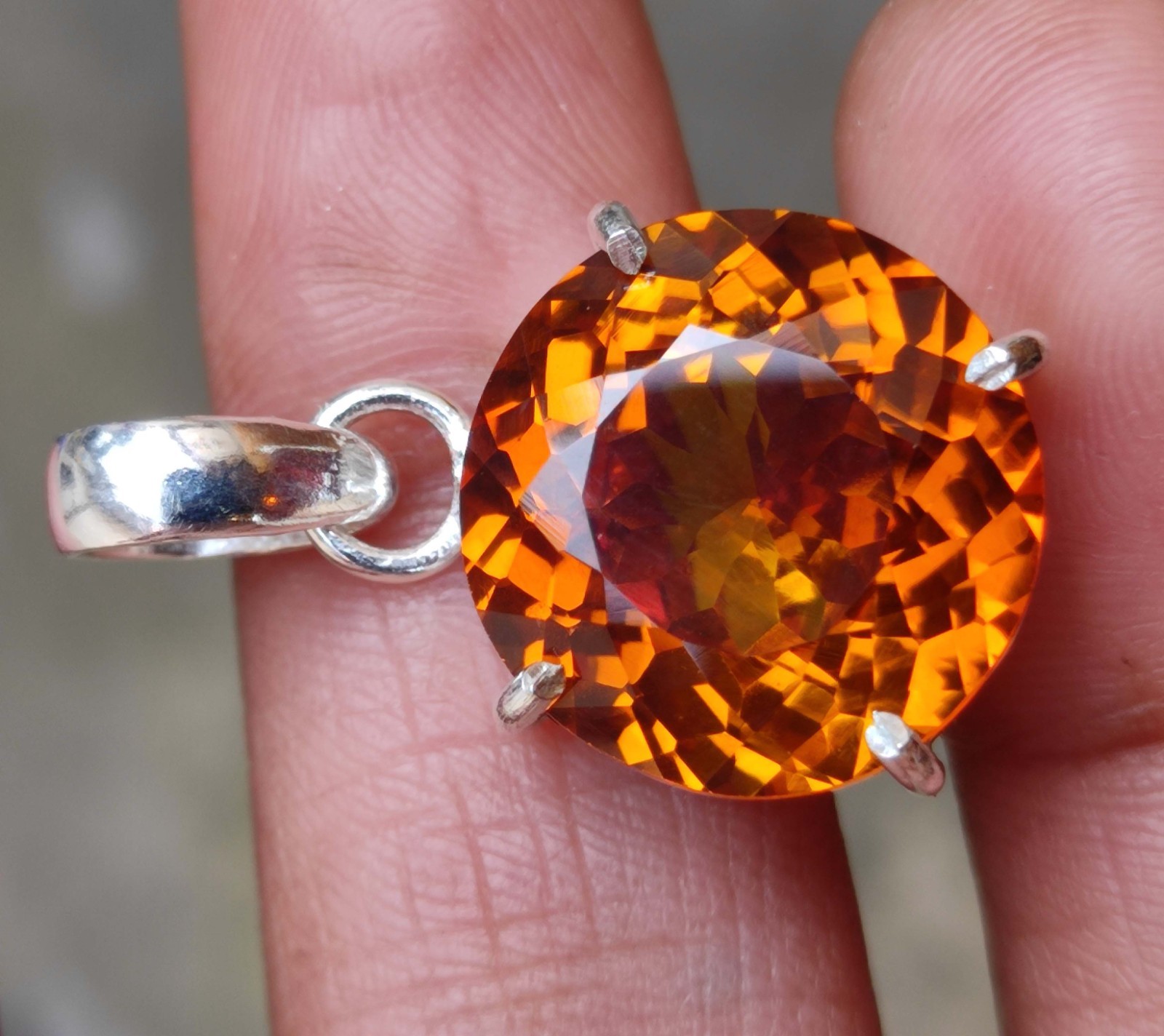 Fiery 30 Ct Natural Padparadscha Sapphire Gemstone Pendant -925 Sliver Jewelry