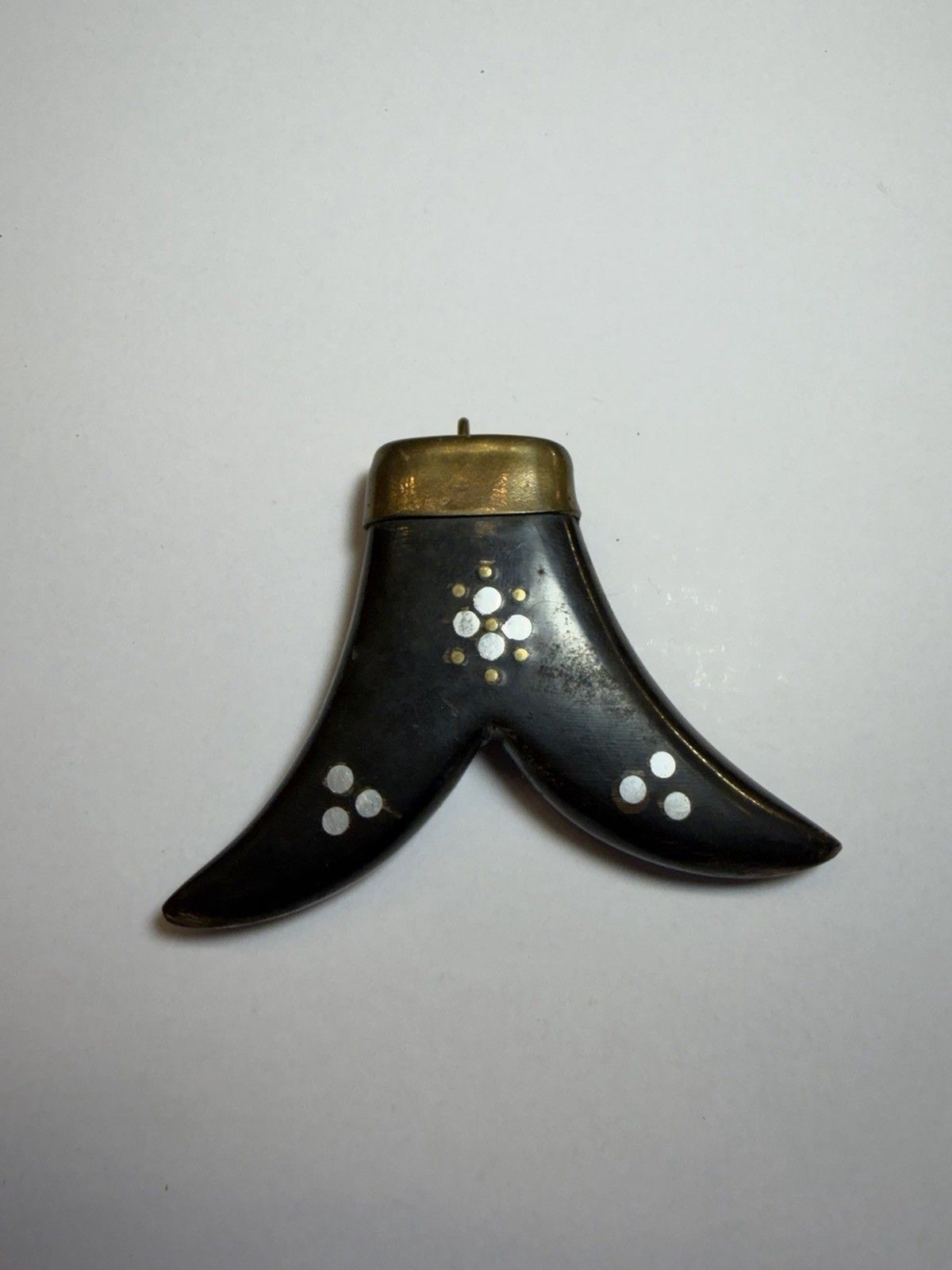 Vintage India Carved Natural Buffalo Horn Inlay Double Claw Pendant Charm Bead