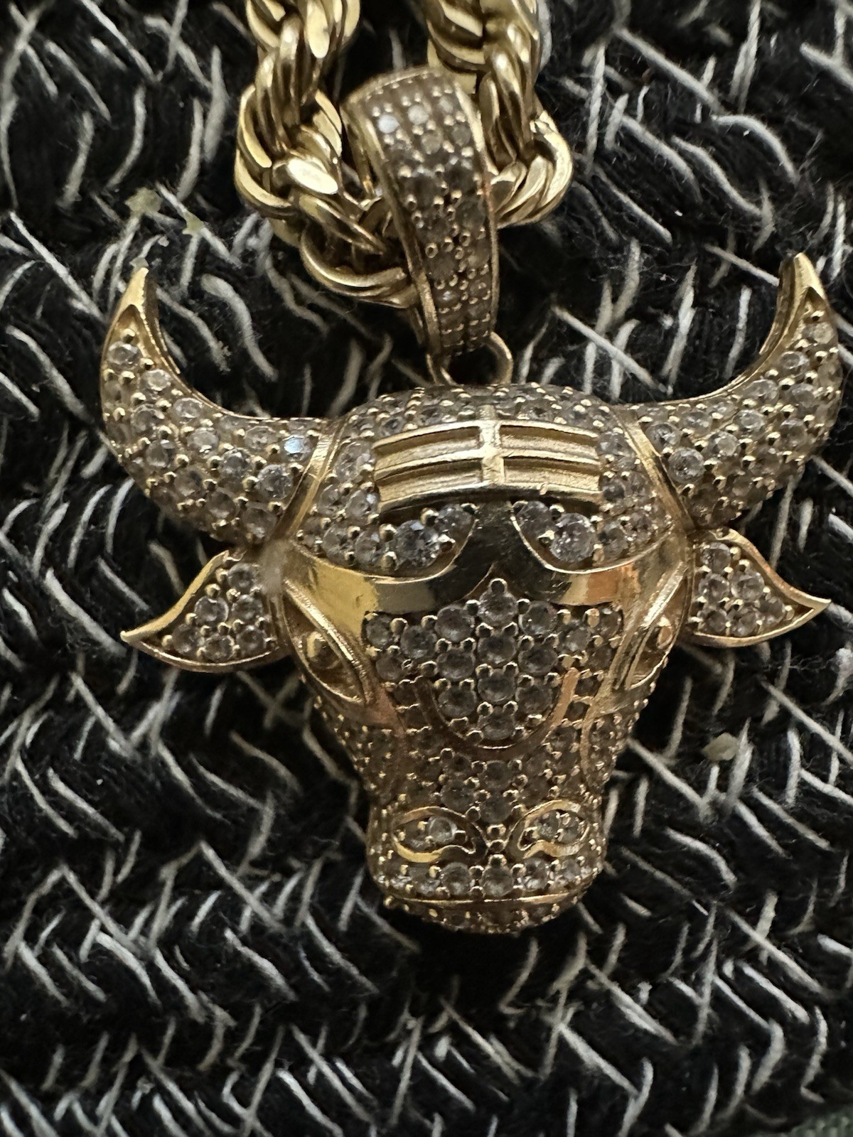 14k Solid Bullhead iced