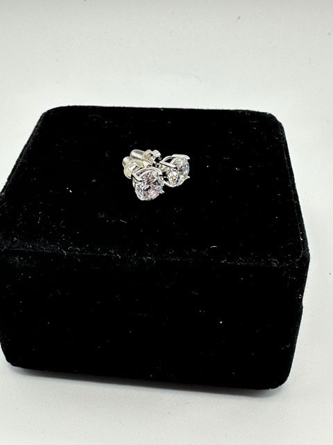 Brilliant Round Synthetic Gemstone Stud Earrings 925 Sterling Silver TG 2ctw