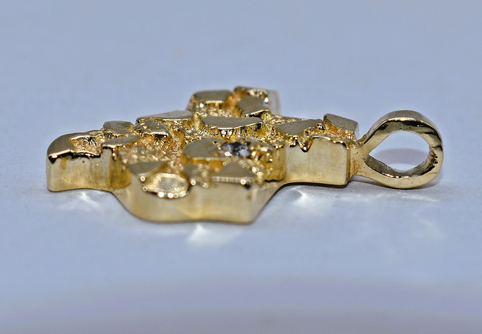 14 K Yellow Gold Nugget Texas State Pendant w/Diamond Acent 5.3 grams 1 inch