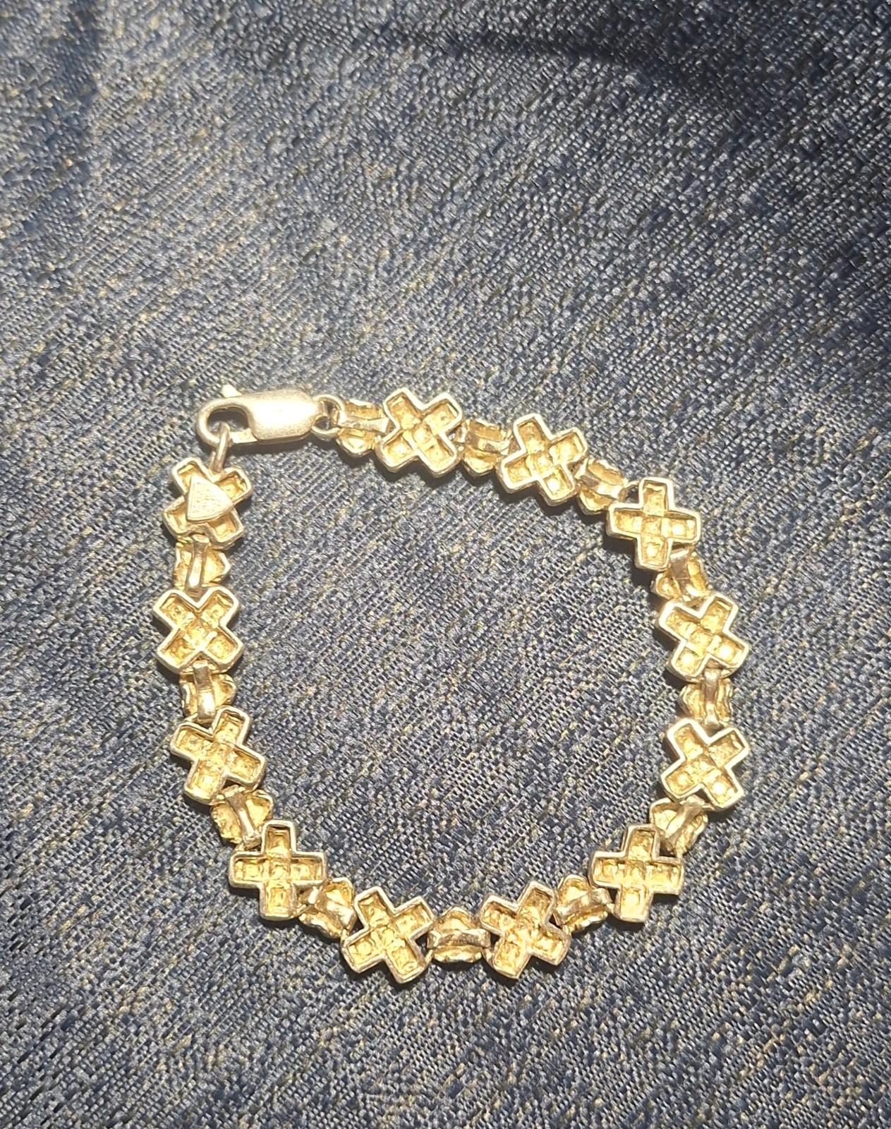 Stunning Beverly Hills Sterling Silver Diamond Cut Xoxo Bracelet (Signed) 7 In.