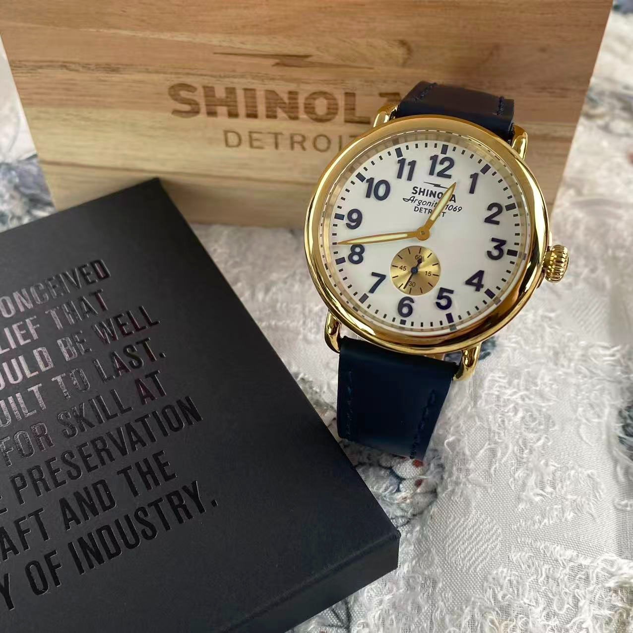 New Shinola The Runwell 41mm White Dial Navy Leather Strap Men’s Quartz Watch