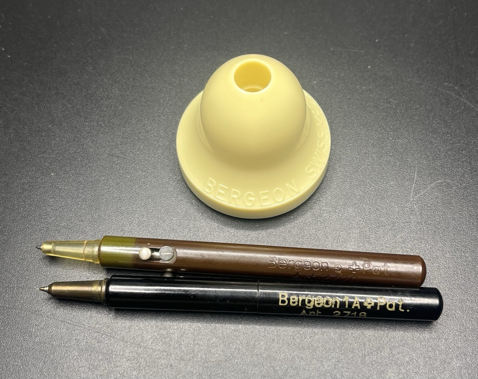 Vintage Bergeon 2718 And 2720 Automatic Oiler With Stand- For Parts (017)