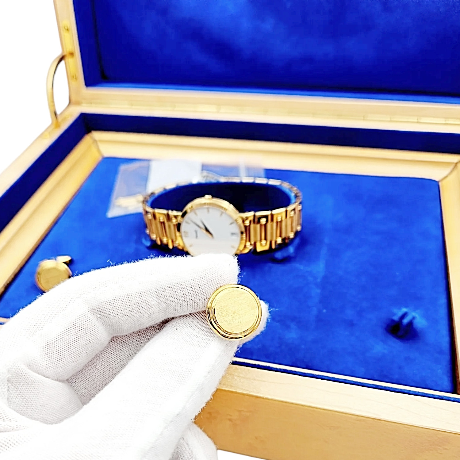 Piaget 31mm Dancer Vintage Solid 18K Gold B& Watch w/White Dial.