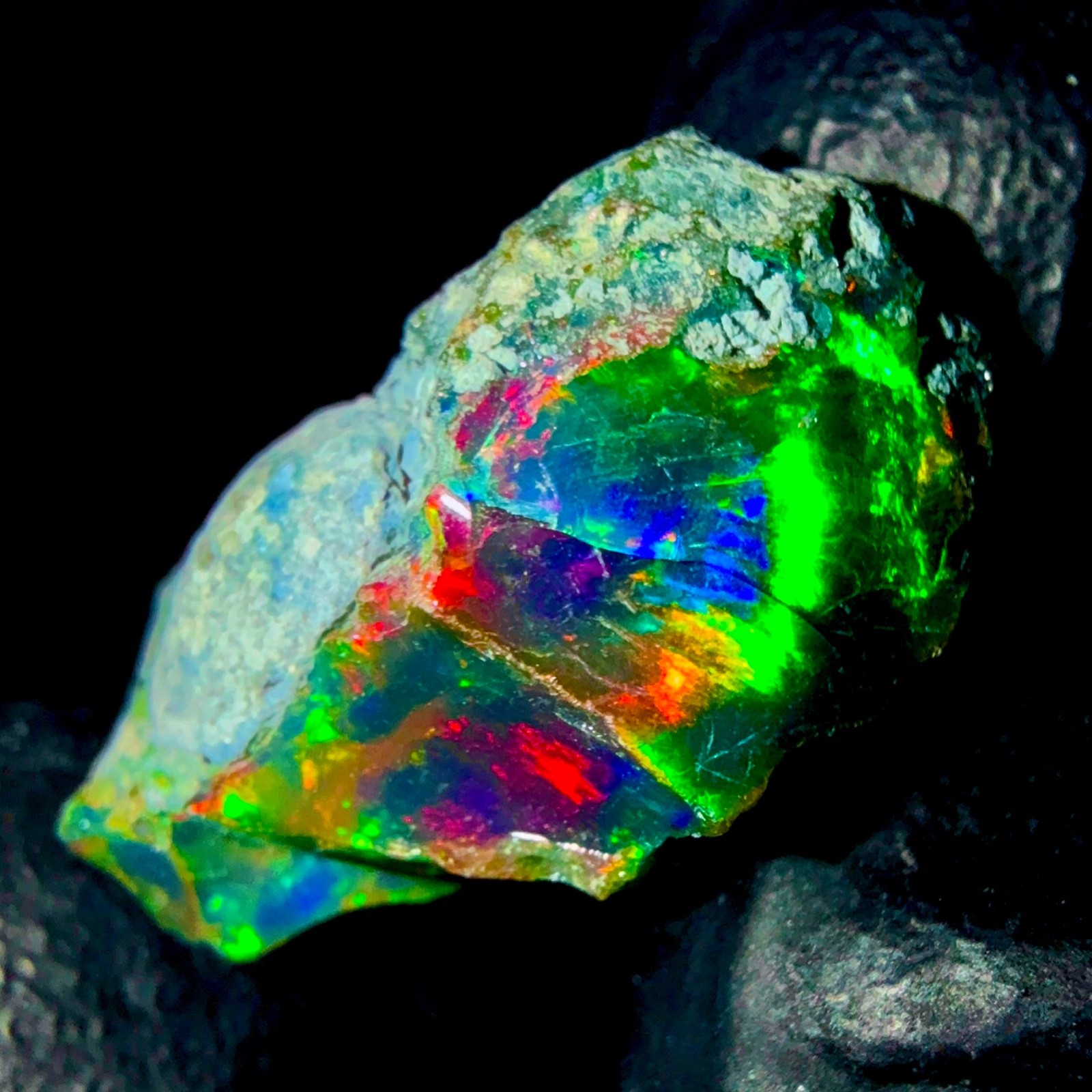 Black Opal gemstone, Natural Fire opal rough, Ethiopian dry opal 7 Ct 16×14 mm