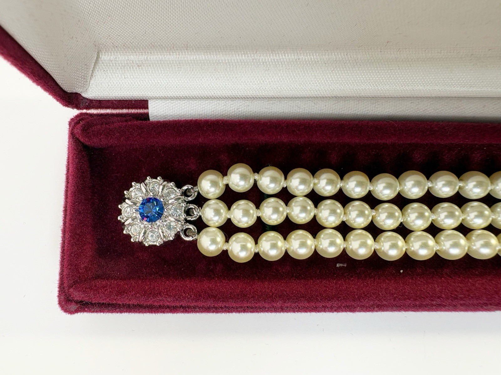 Camrose & Kross Jackie Kennedy 3 Strand Glass Pearl Bracelet Swarovski Clasp Box
