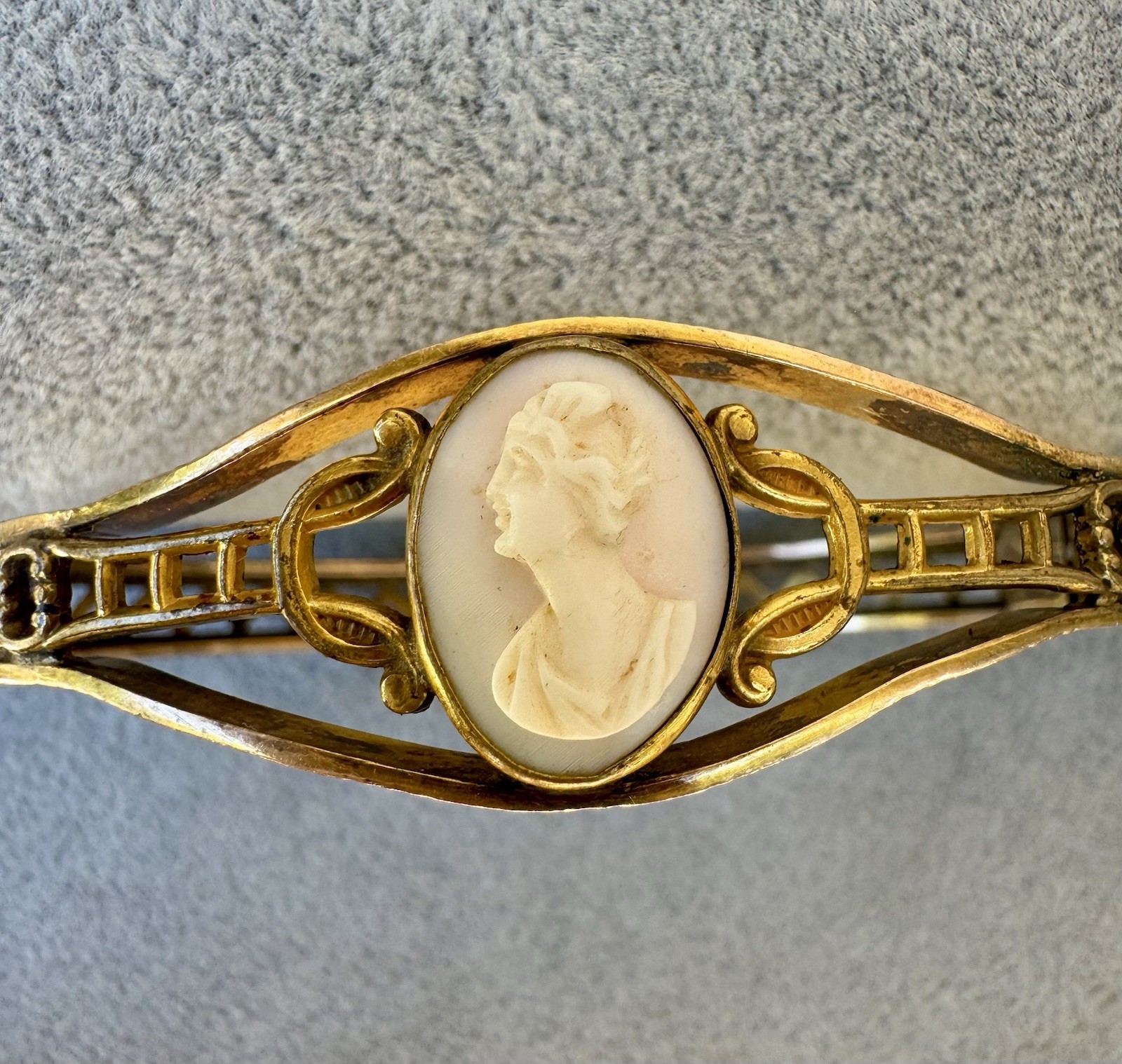 Antique Victorian Gold Filled Shell Cameo Hinged Bangle Bracelet – R&F