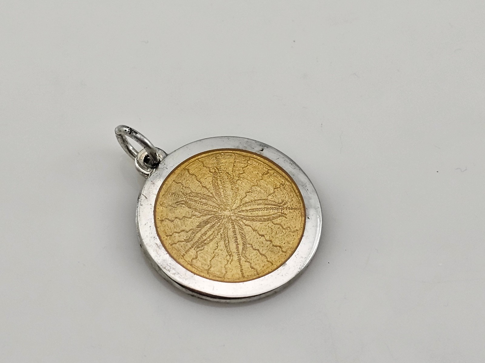 Sand Dollar Light Gold Enamel 925 Sterling Silver Medal Pendant 27mm