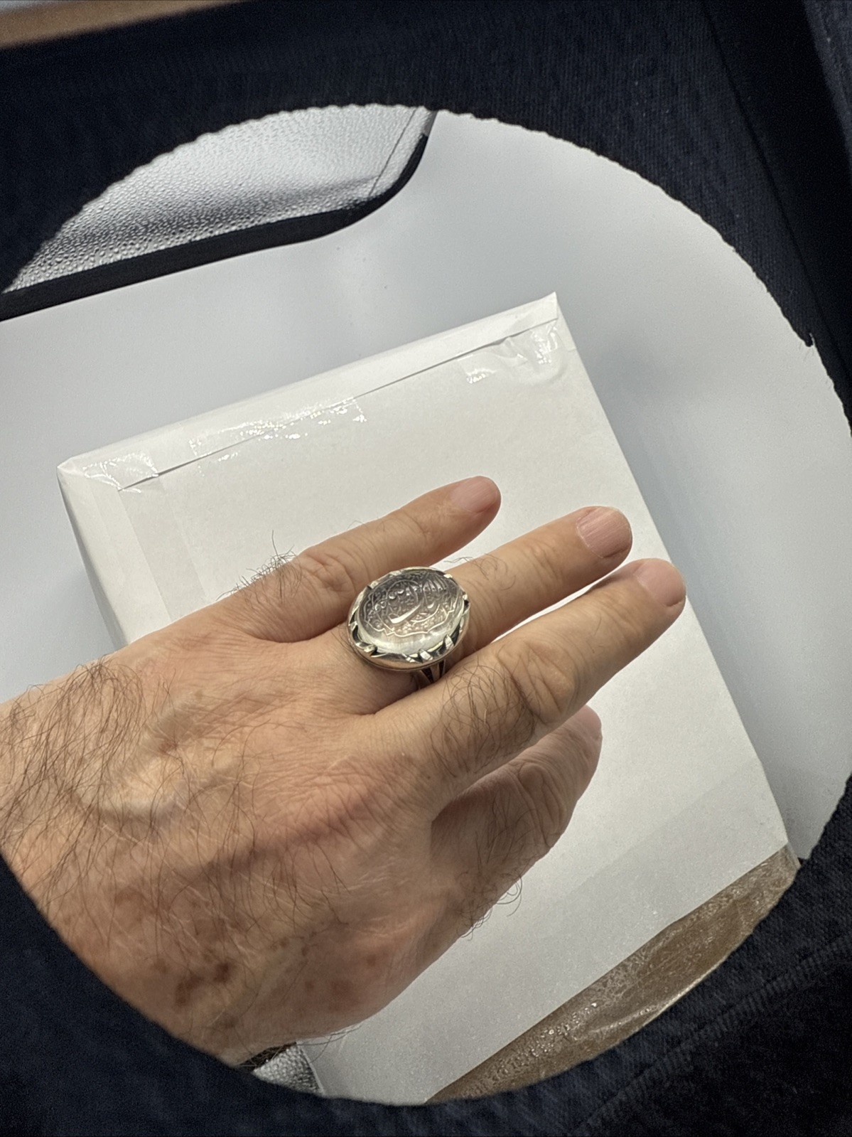 HAND ENGRAVED MEN’S RING مُلكُ الله ON A DOUR NAJAF نقش يدوي على النجف
