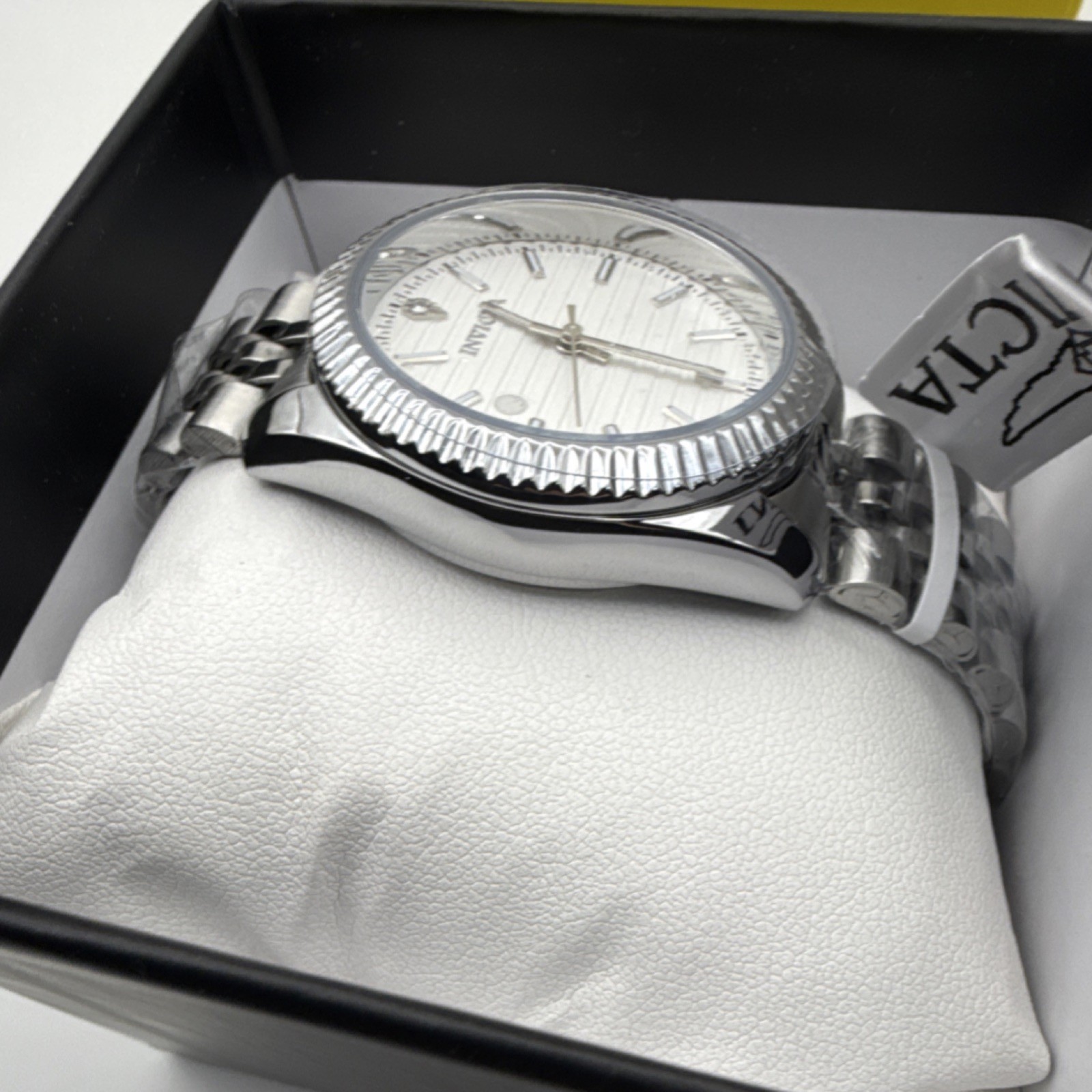 Invicta Men’s Analog Silver Stainless Steel Brick Dial Stick Indexes Round Watch