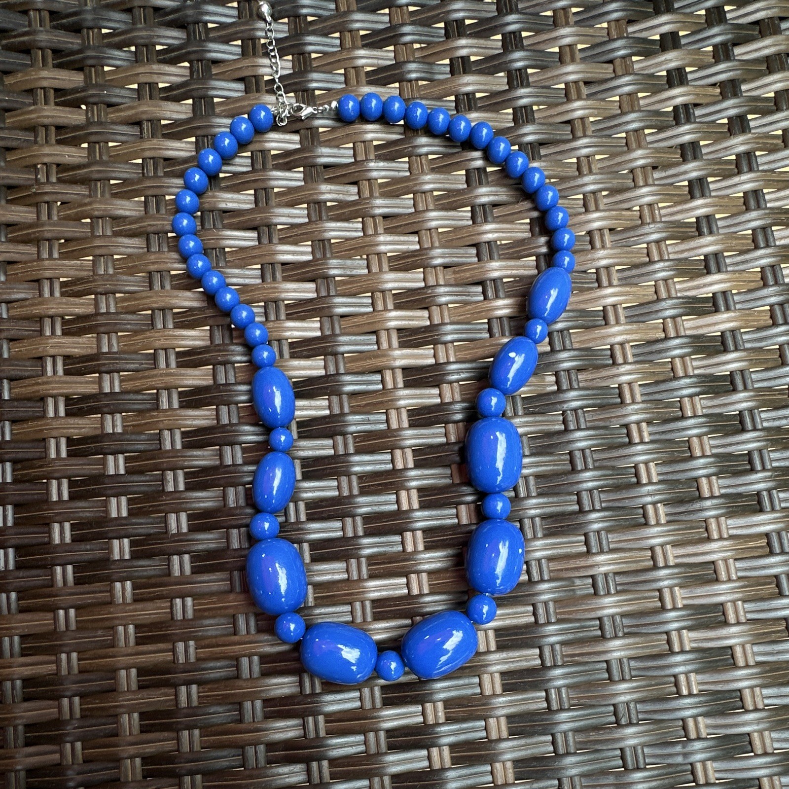 Blue Plastic Beaded Necklace Round Bead Chain Lobster Clasp No Stone Undated