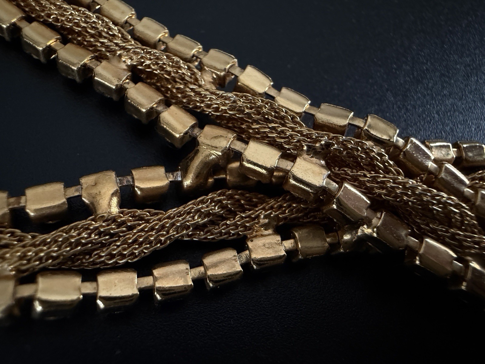 Vtg 50’s 60’s Fixed Lariat Waterfall Necklace Gold Mesh Black Rhinestone Tassel!